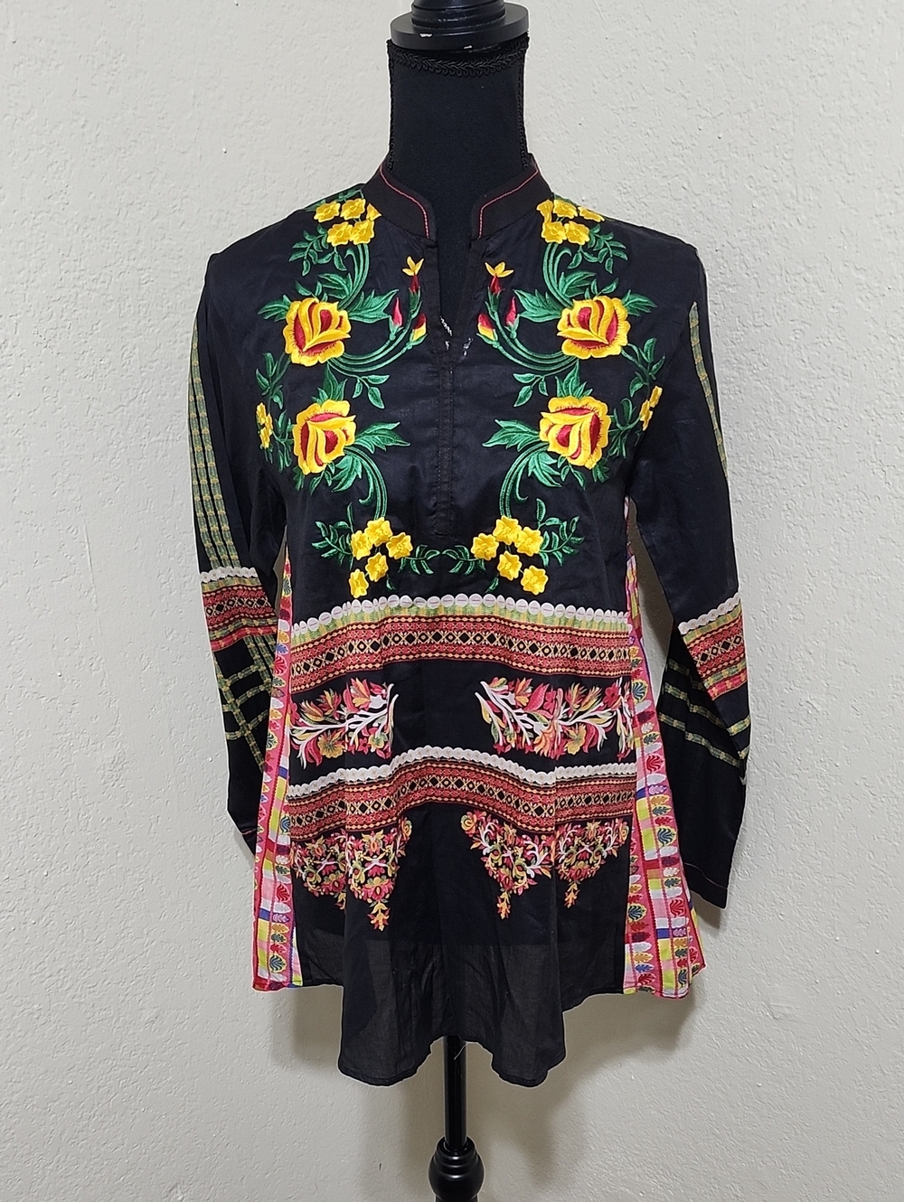 NWT Ethnic Indian Wear Folk/Tribal Style Floral Embroidered Tunic Blouse Sz XS